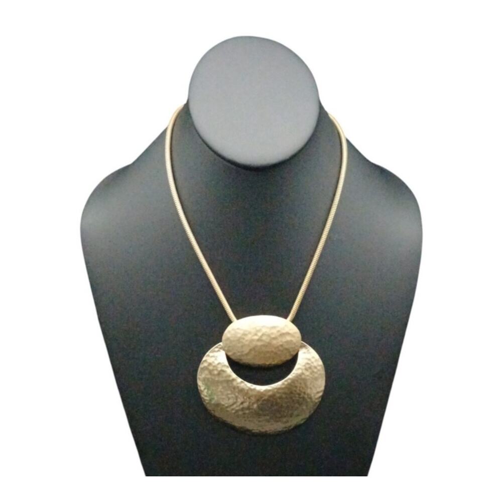 Chico’s “Kaysa” Hammered Statement Pendant Necklace Goldtone NWT